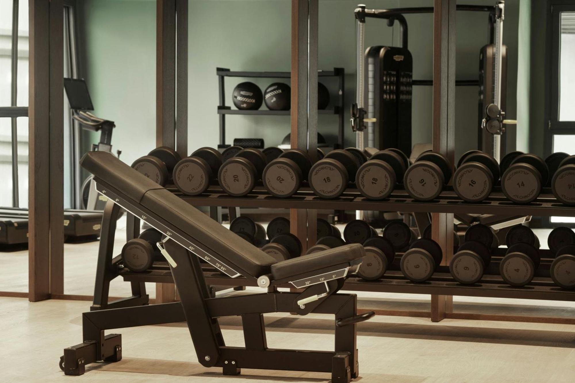 Отель Monasty, Thessaloniki, Autograph Collection Экстерьер фото A leg extension machine