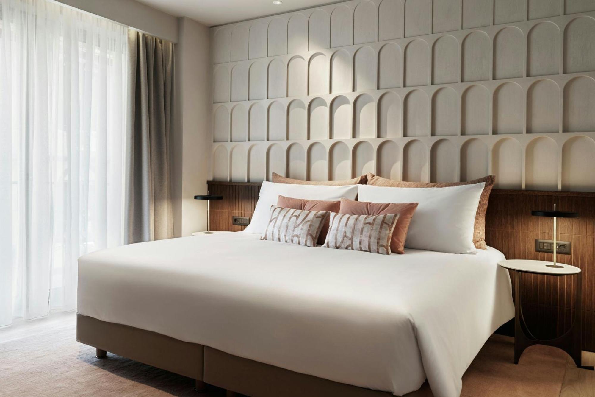 Отель Monasty, Thessaloniki, Autograph Collection Экстерьер фото A bedroom at the hotel